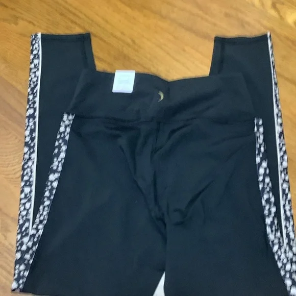 Jessica Simpson Slimtek High Waisted Black Animal Print Leggings NWT Size M - Picture 8 of 15